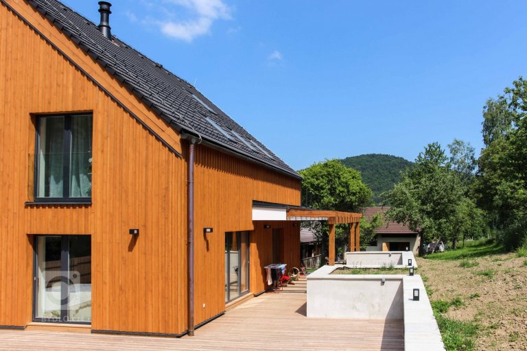 add picture to album