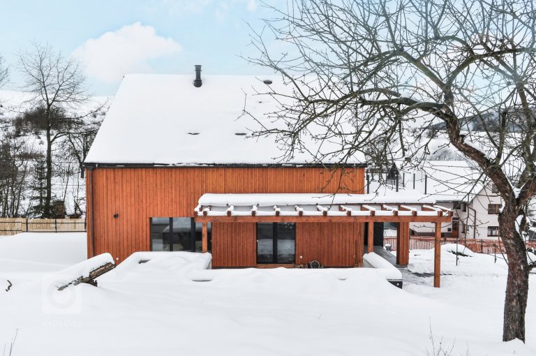 add picture to album