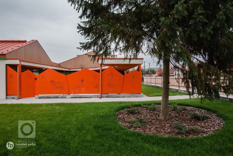 add picture to album