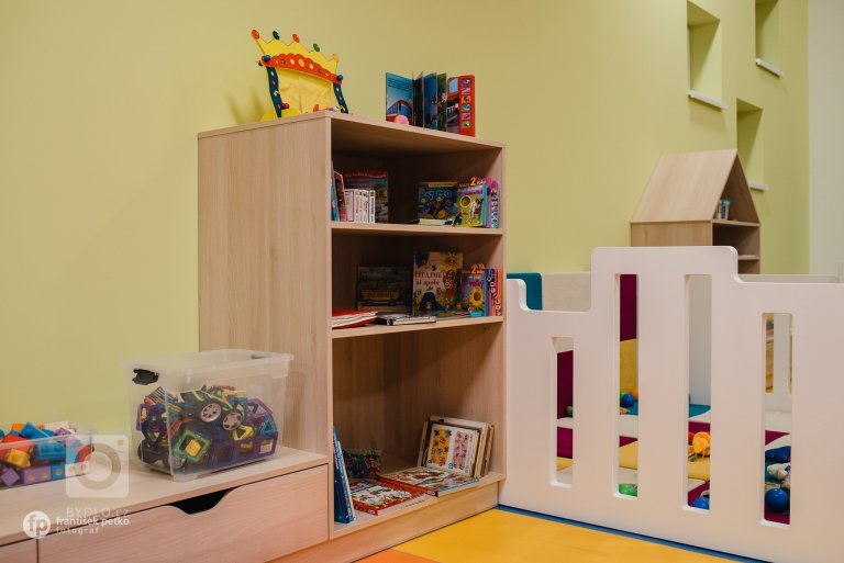 add picture to album