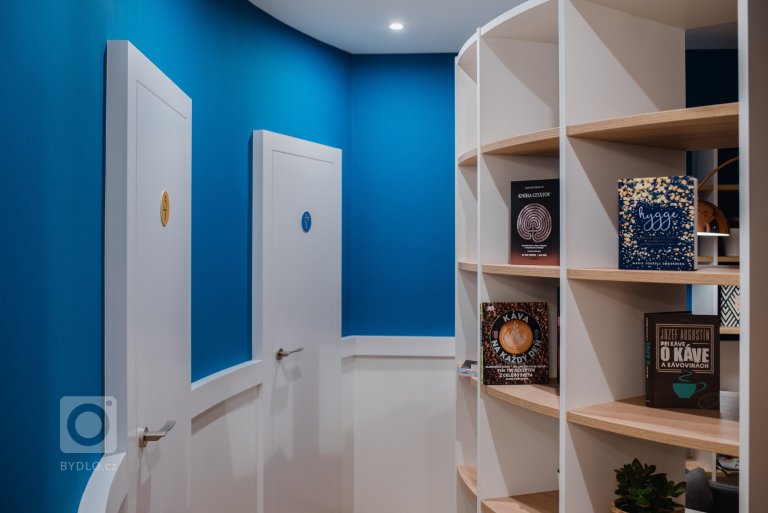 add picture to album