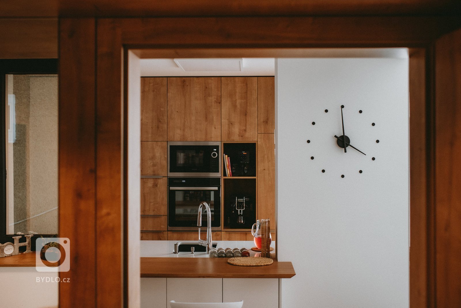 Novorealizovaný interiér v Považskej Bystrici podľa nášho návrhu sa dočkal svojho ukončenia. Nový interiéru do rodinného domu zo 70. rokov. Veríme, že vďaka…