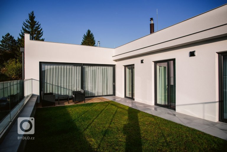 add picture to album