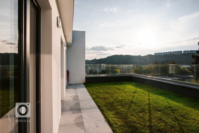 add picture to album