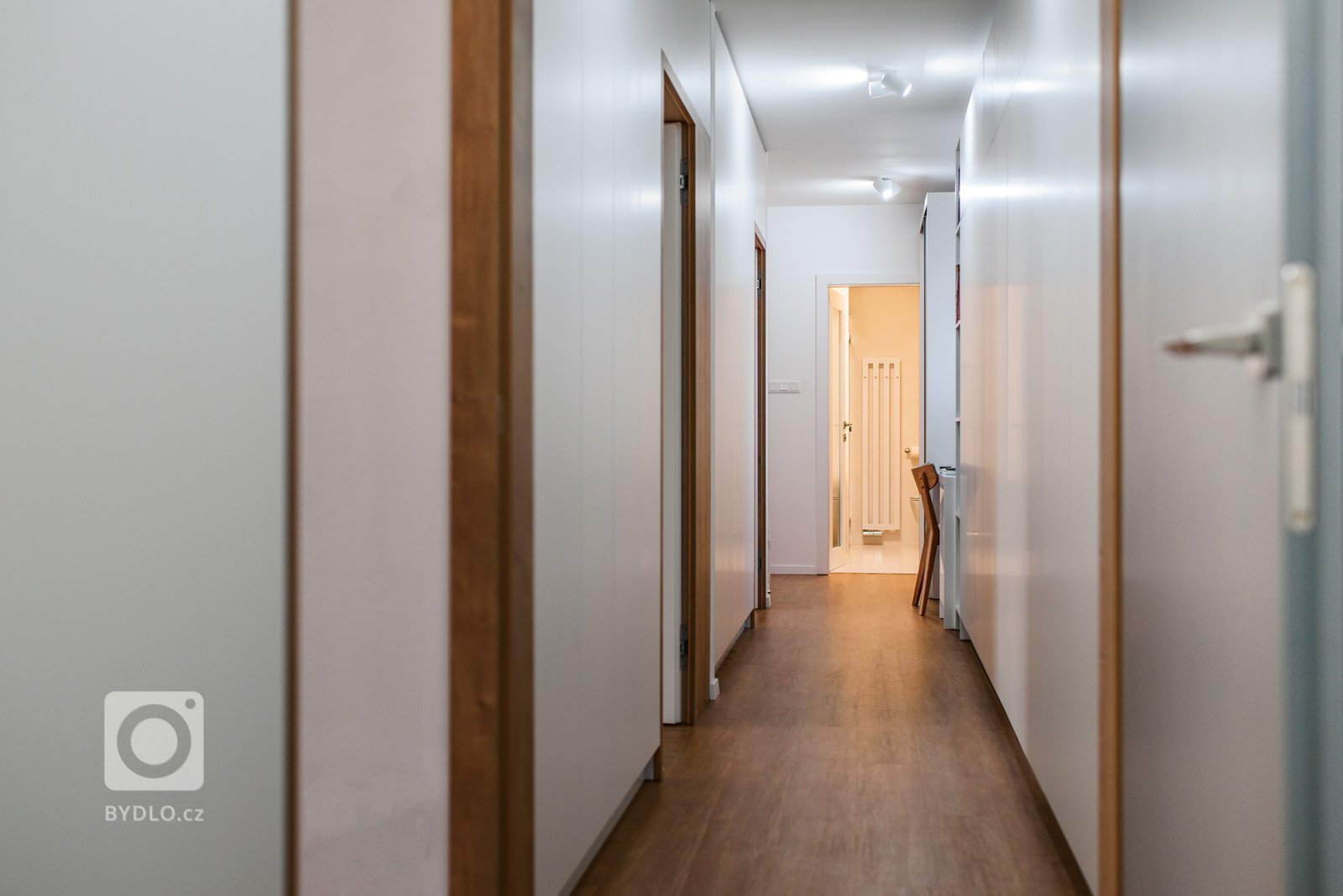 Novorealizovaný interiér v Považskej Bystrici podľa nášho návrhu sa dočkal svojho ukončenia. Nový interiéru do rodinného domu zo 70. rokov. Veríme, že vďaka…