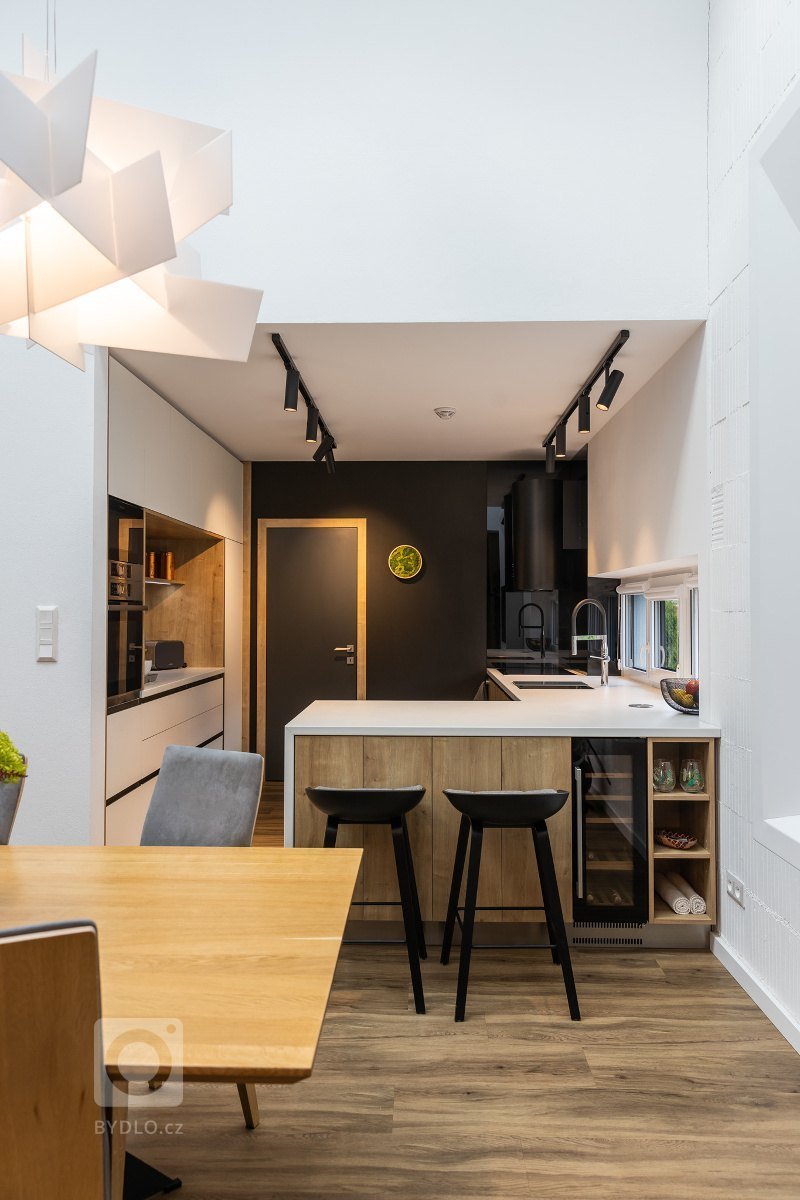 rodinný dom v obci jasenica sa u nás rodil už od samotnej štúdie. pri návrhu interiéru sme ku spokojnosti klientov zapracovali najmä požiadavku aby interiér…