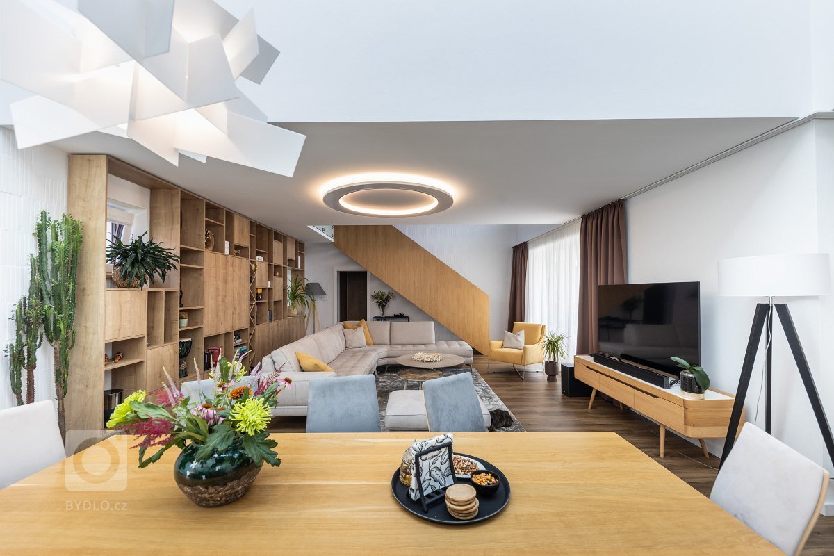 rodinný dom v obci jasenica sa u nás rodil už od samotnej štúdie. pri návrhu interiéru sme ku spokojnosti klientov zapracovali najmä požiadavku aby interiér…