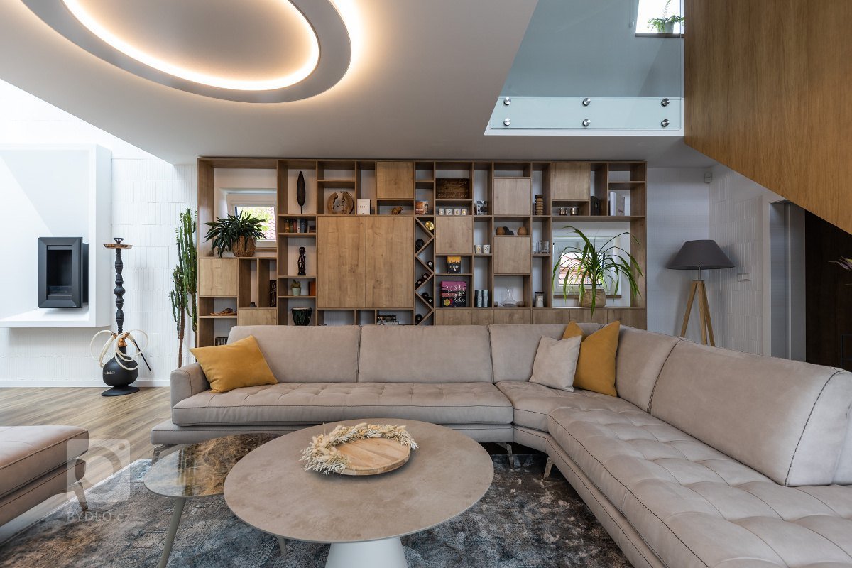 rodinný dom v obci jasenica sa u nás rodil už od samotnej štúdie. pri návrhu interiéru sme ku spokojnosti klientov zapracovali najmä požiadavku aby interiér…