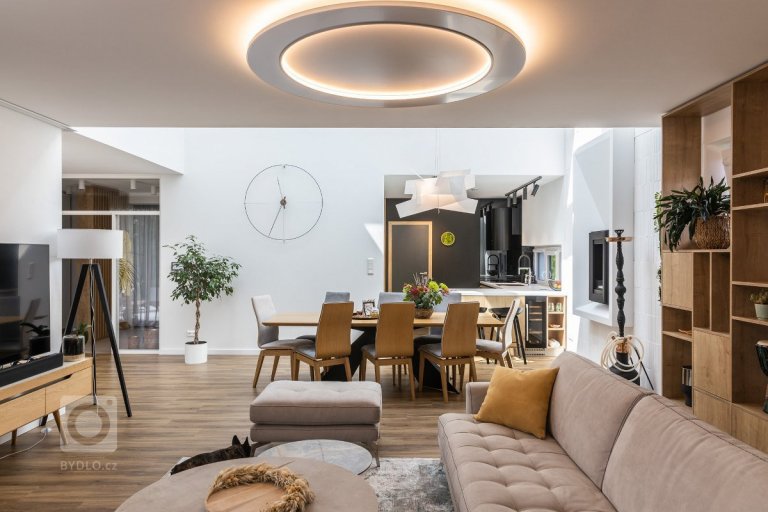 add picture to album