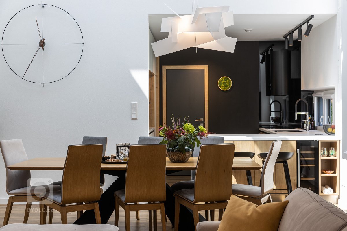 rodinný dom v obci jasenica sa u nás rodil už od samotnej štúdie. pri návrhu interiéru sme ku spokojnosti klientov zapracovali najmä požiadavku aby interiér…