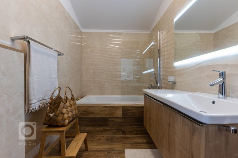 add picture to album