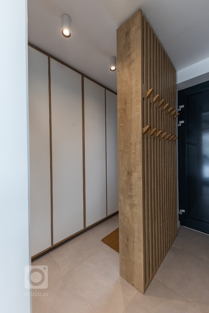 rodinný dom v obci jasenica sa u nás rodil už od samotnej štúdie. pri návrhu interiéru sme ku spokojnosti klientov zapracovali najmä požiadavku aby interiér…