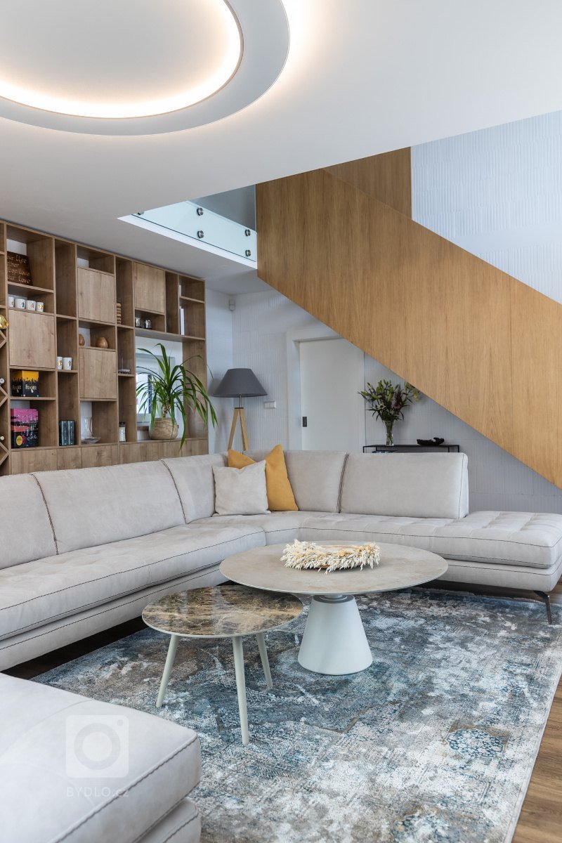 rodinný dom v obci jasenica sa u nás rodil už od samotnej štúdie. pri návrhu interiéru sme ku spokojnosti klientov zapracovali najmä požiadavku aby interiér…