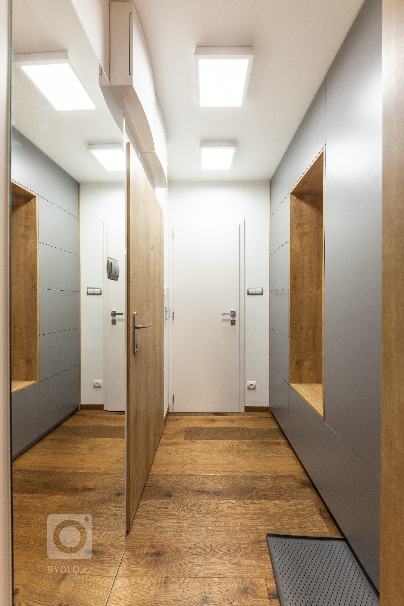 manželský pár s dvoma deťmi už dlhšie uvažovali nad zmenou. dlhodobo bývali v trojizbovom byte, kde všetci oceňovali blízkosť centra mesta. vhodný rodinný dom…