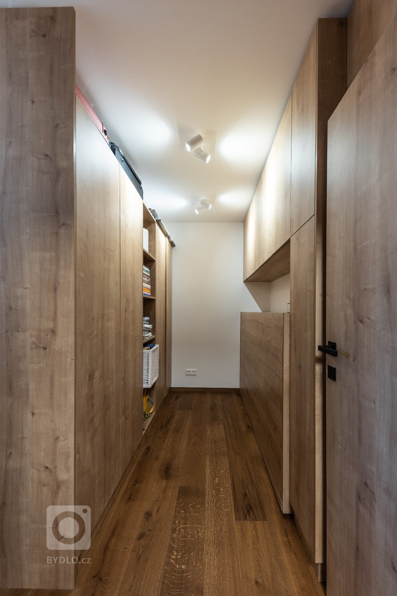 manželský pár s dvoma deťmi už dlhšie uvažovali nad zmenou. dlhodobo bývali v trojizbovom byte, kde všetci oceňovali blízkosť centra mesta. vhodný rodinný dom…