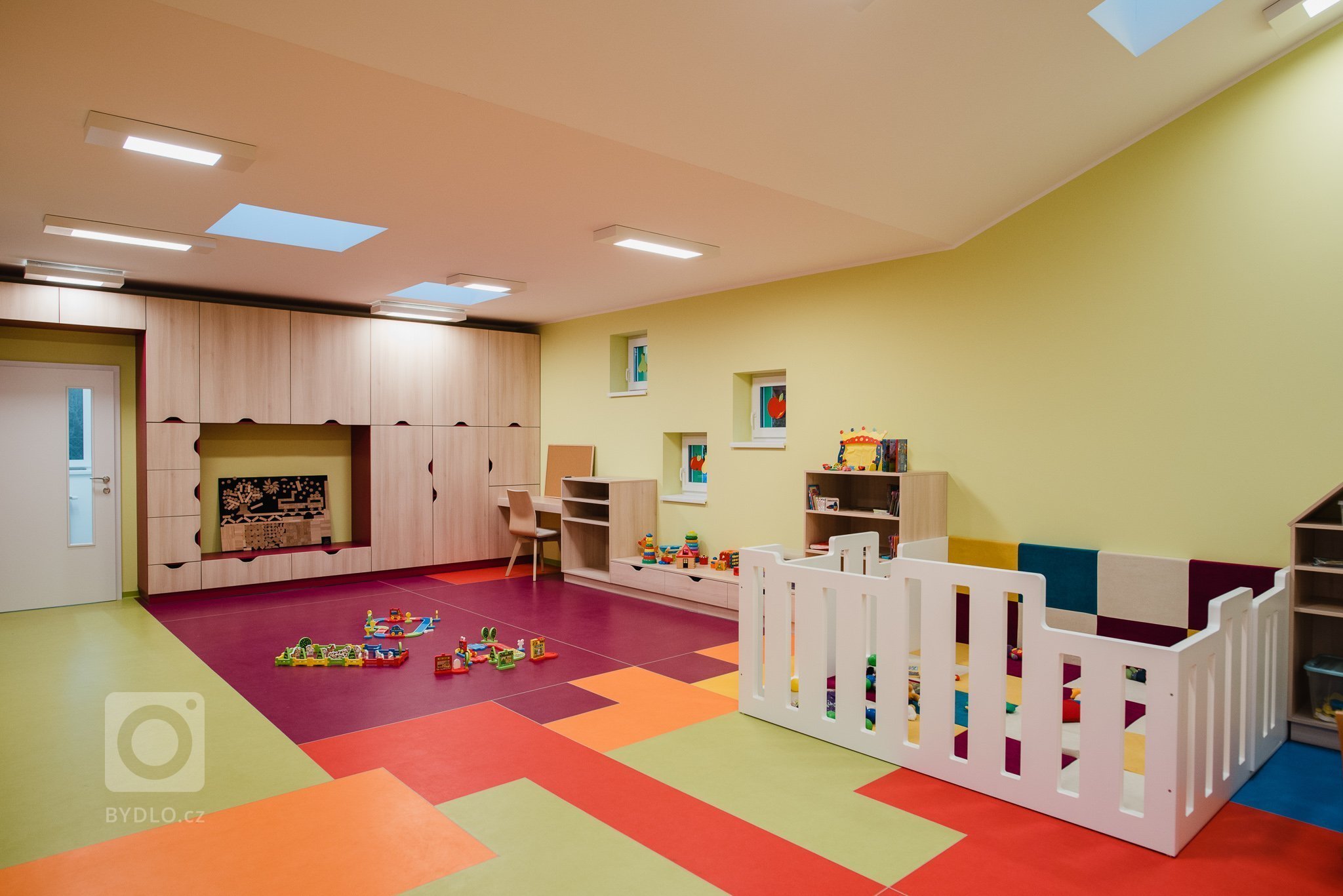 Máme veľkú radosť, že projekt novostavby detských jaslí v obci Predmier, okres Bytča dosiahol svoju reálnu podobu. Nahliadnite do čistých a útulných priestorov…