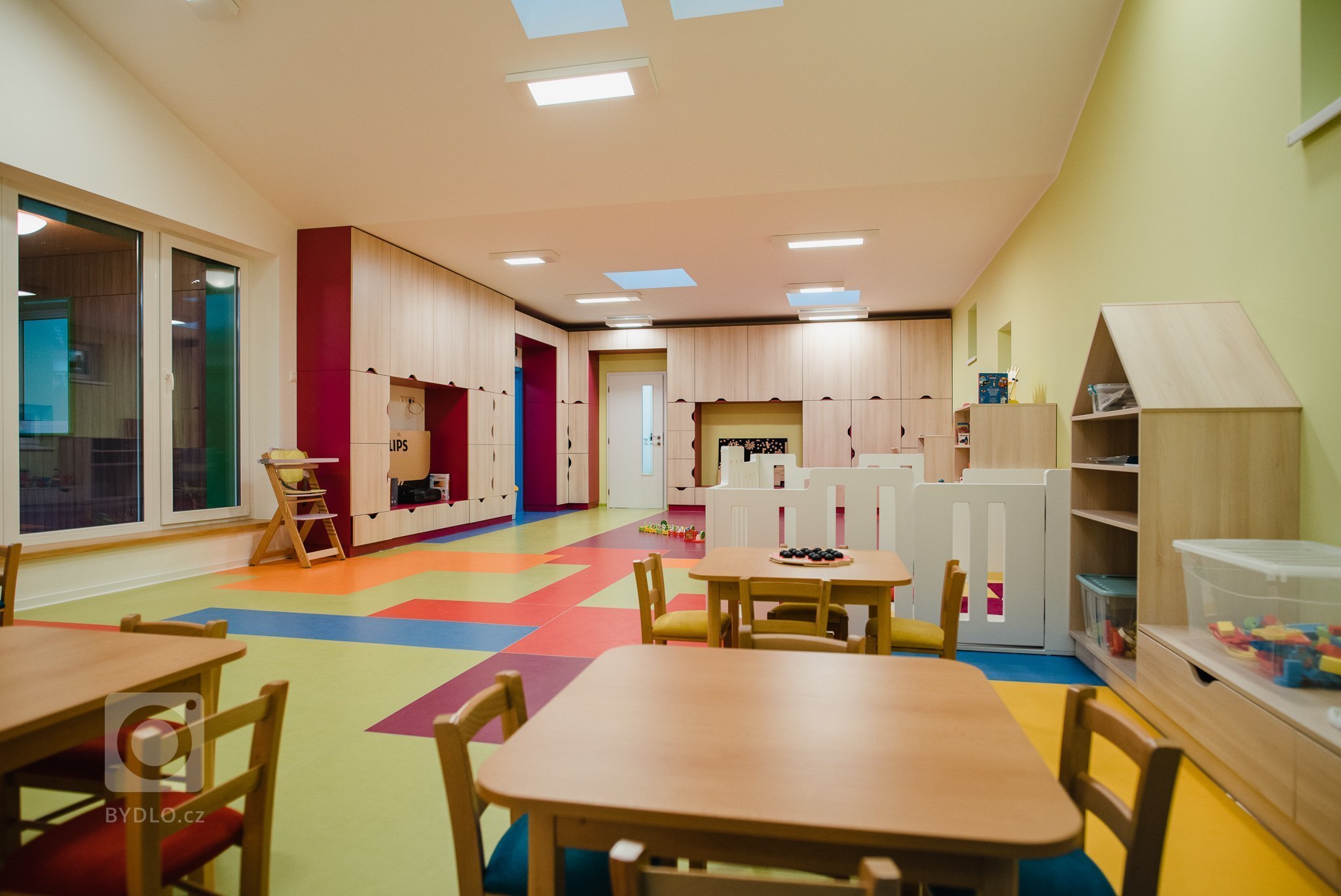 Máme veľkú radosť, že projekt novostavby detských jaslí v obci Predmier, okres Bytča dosiahol svoju reálnu podobu. Nahliadnite do čistých a útulných priestorov…