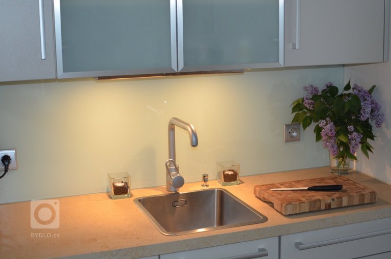 add picture to album