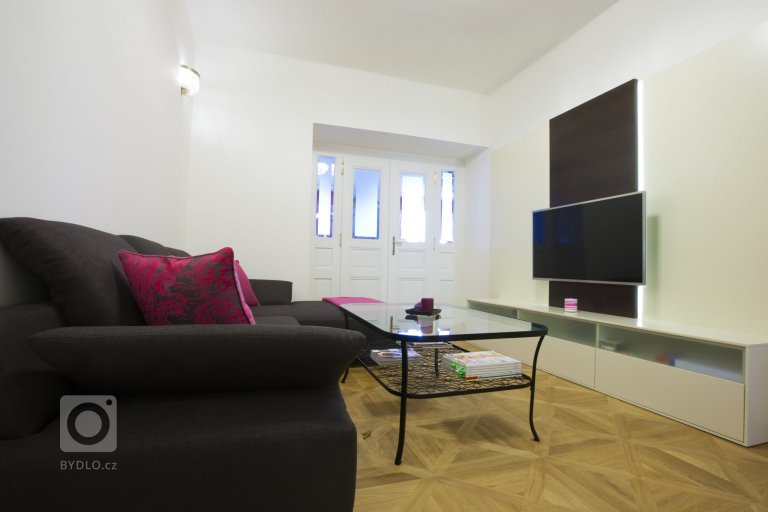 add picture to album