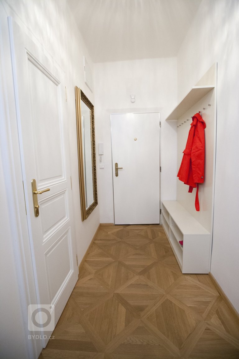 add picture to album