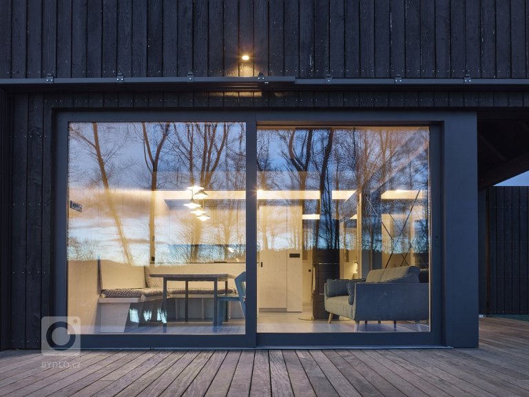 add picture to album