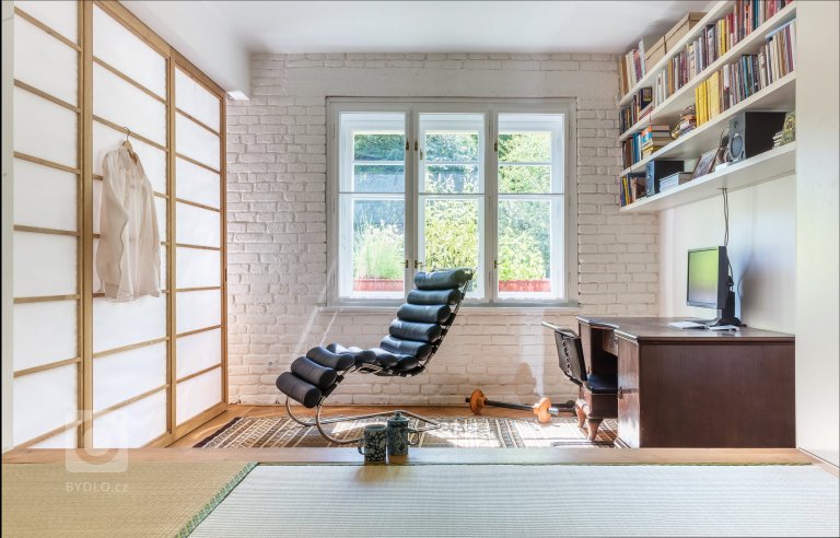 add picture to album