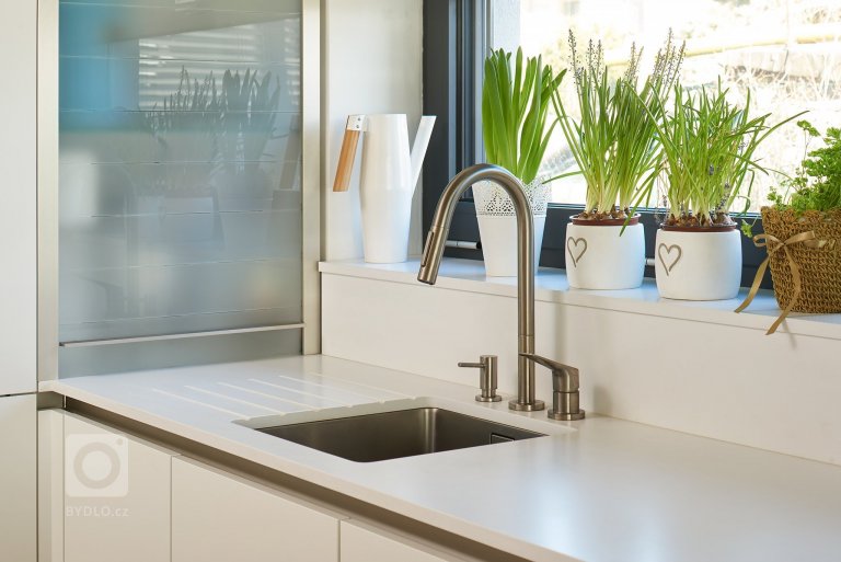 add picture to album