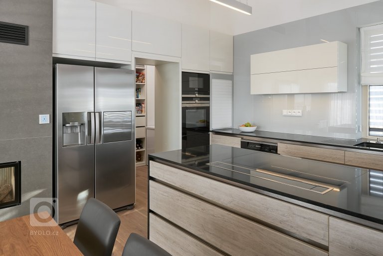 add picture to album