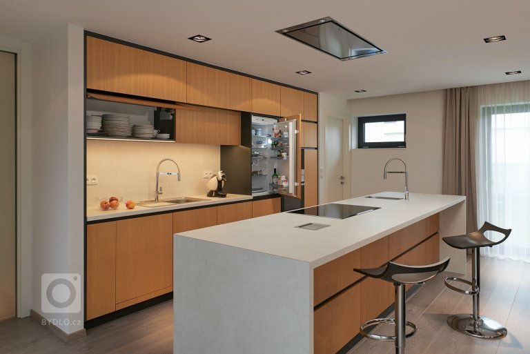 add picture to album