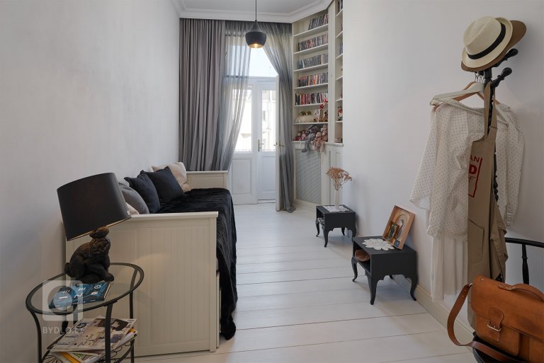 add picture to album