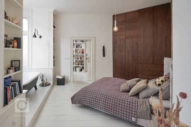 add picture to album