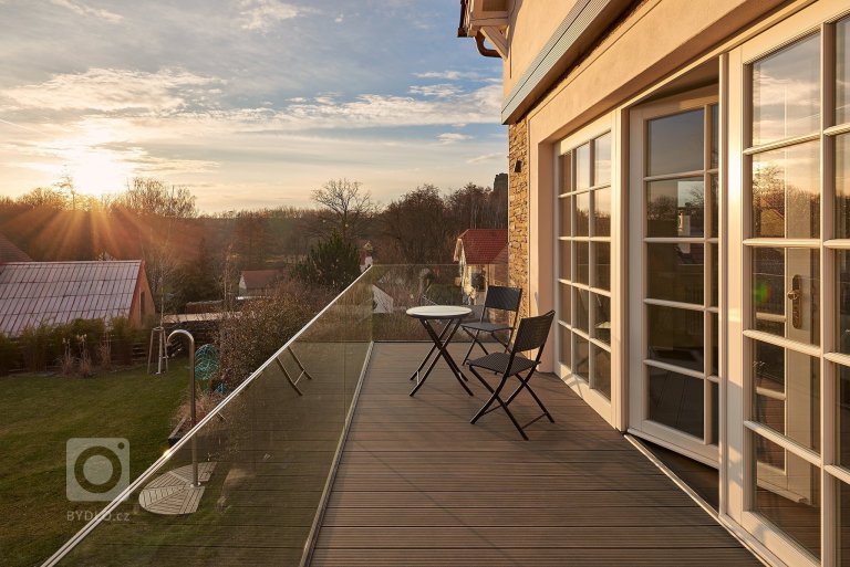 add picture to album