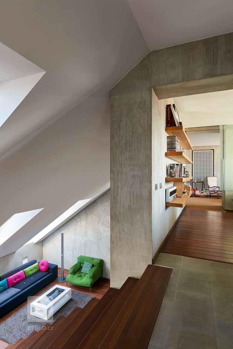 add picture to album