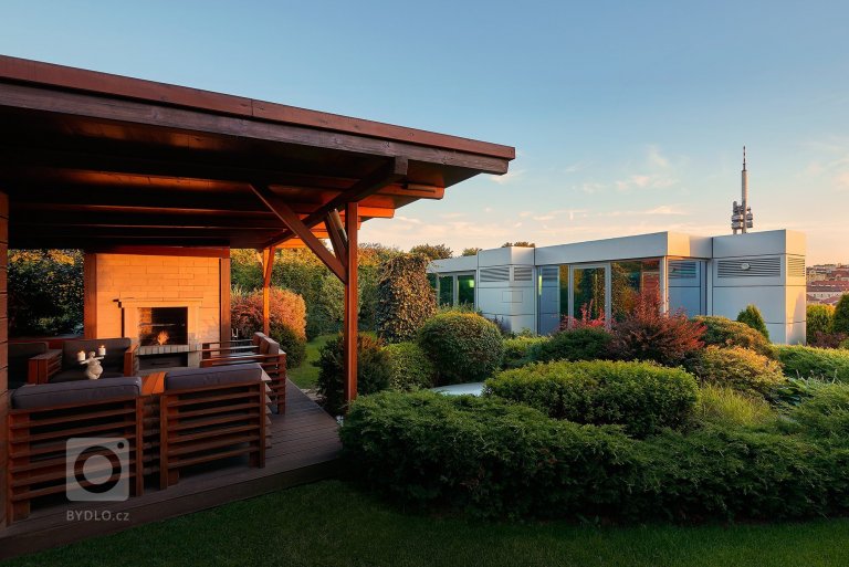 add picture to album