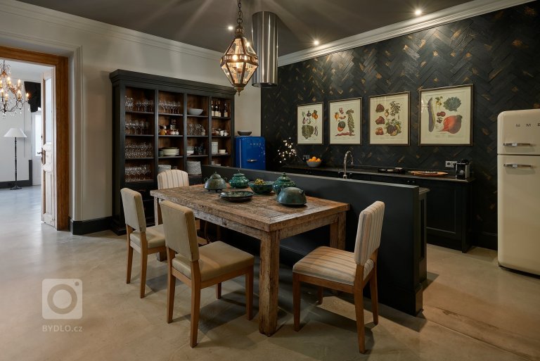 add picture to album