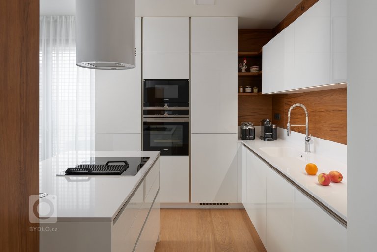 add picture to album