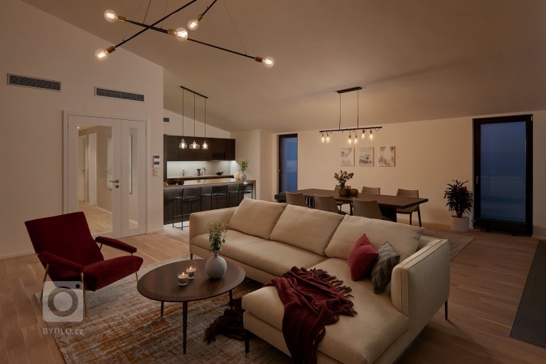 add picture to album