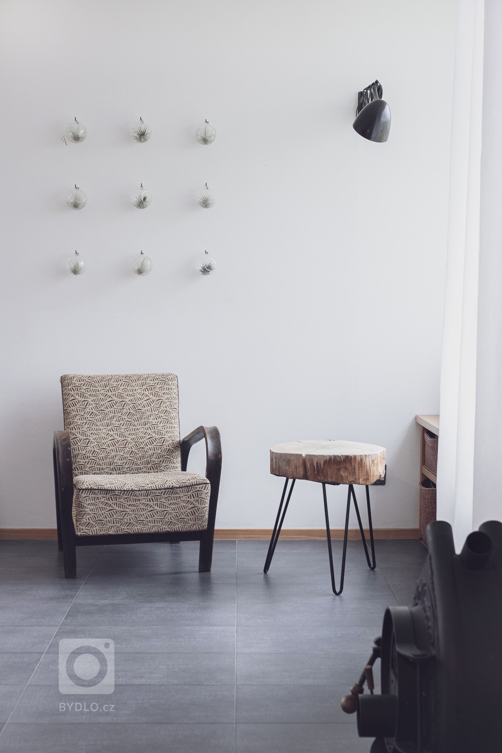 Malý, ale šikovný.

Rodinný dům pro mladou rodinu pod Kletí, je jedna z&nbsp;prvních realizací, na kterou rádi vzpomínáme. Úsporná kompozice dispozic, na…