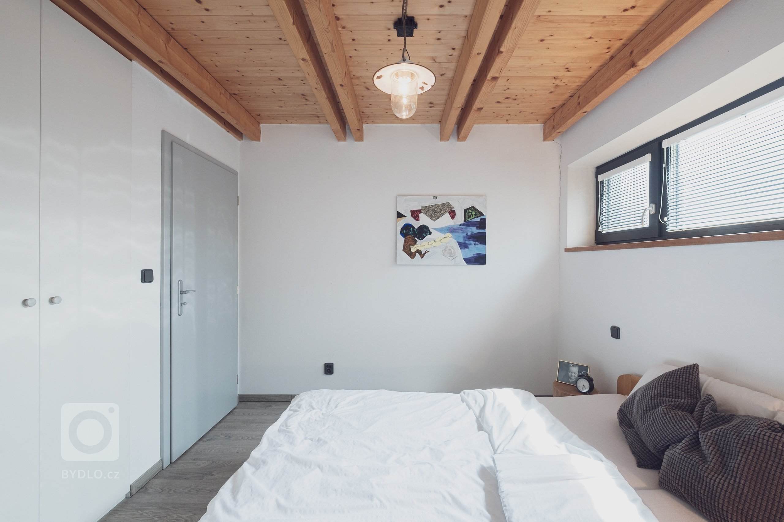 Malý, ale šikovný.

Rodinný dům pro mladou rodinu pod Kletí, je jedna z&nbsp;prvních realizací, na kterou rádi vzpomínáme. Úsporná kompozice dispozic, na…