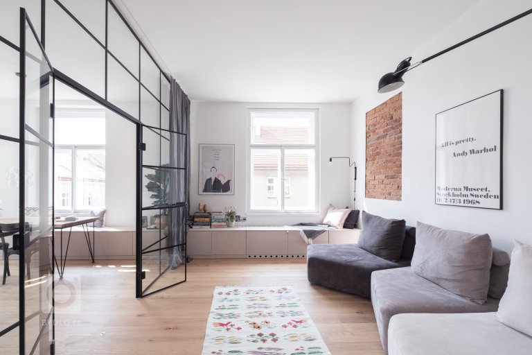 add picture to album