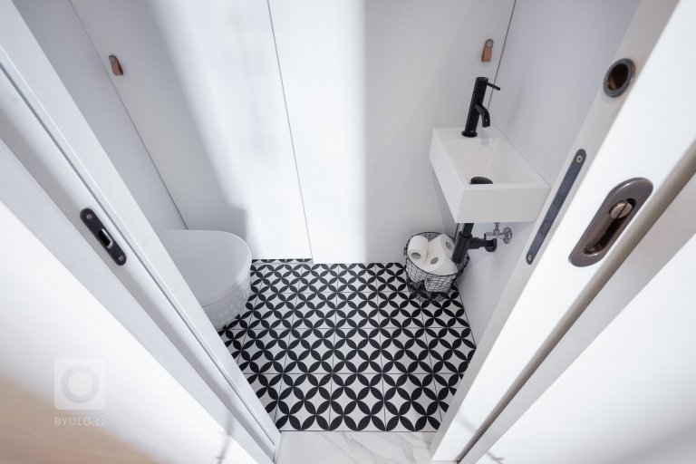 add picture to album