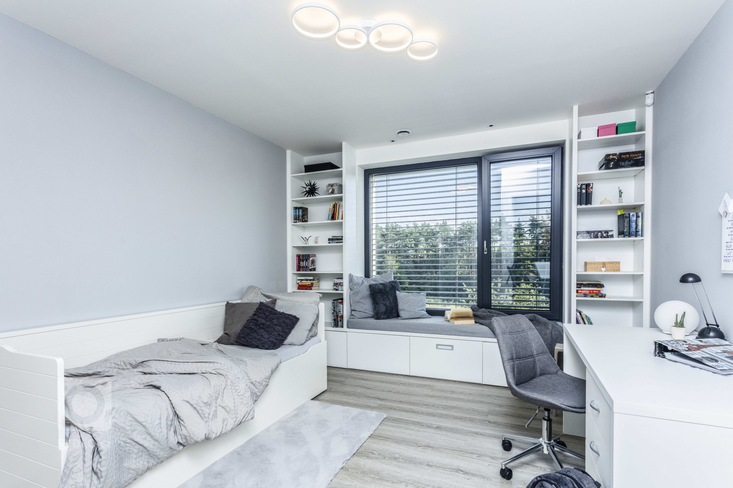 Pasivní Vila dům v Podolance je výsledkem&nbsp;dlouhodobé a pečlivé spolupráce&nbsp;náročného investora a našeho ateliéru. Výsledkem je&nbsp;maximálně…