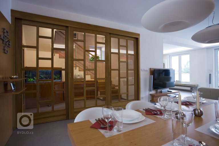 add picture to album