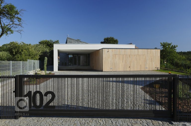 add picture to album