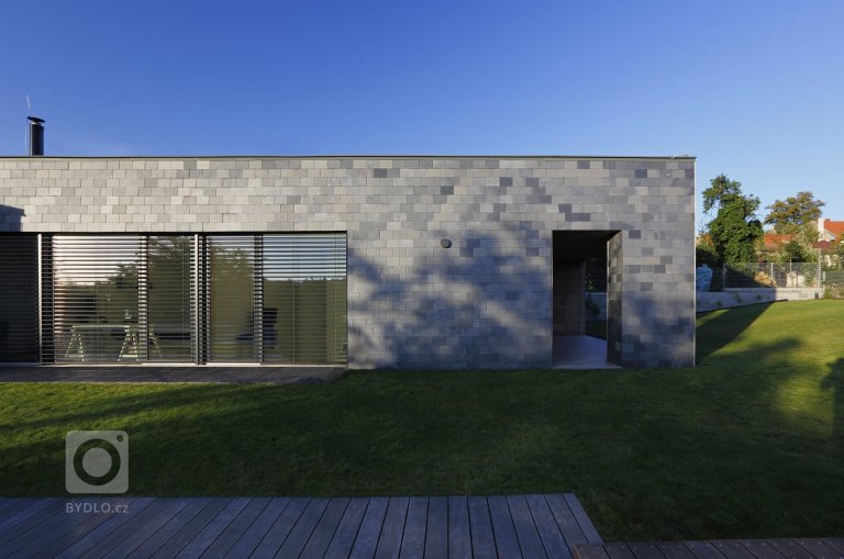 add picture to album