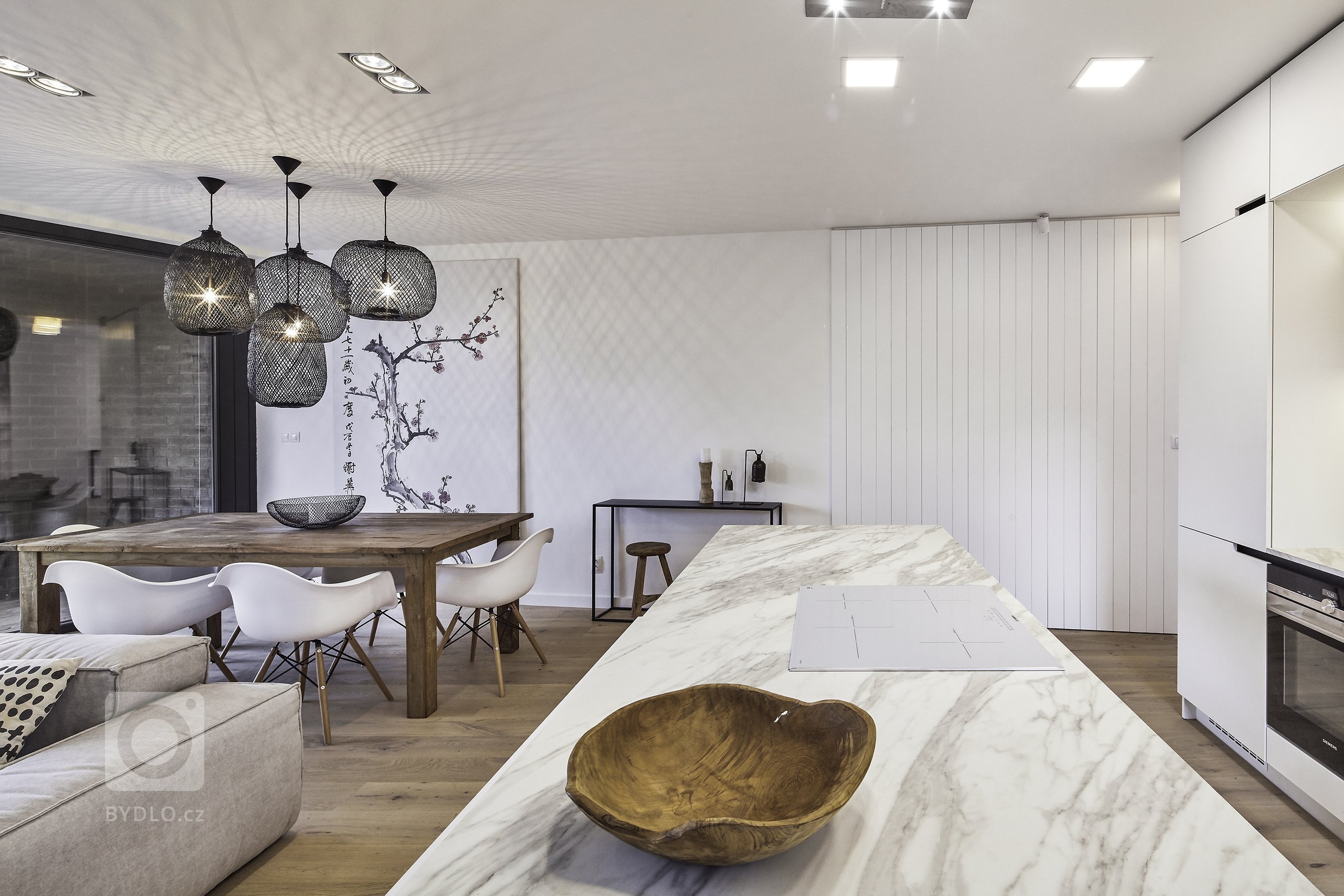 Byt v Barrandovských zahradách

Tentokrát šlo o to získat bydlení ve městě, co nejlepší možné místo. Takový byt, útočiště když chcete být chvilku sami nebo…