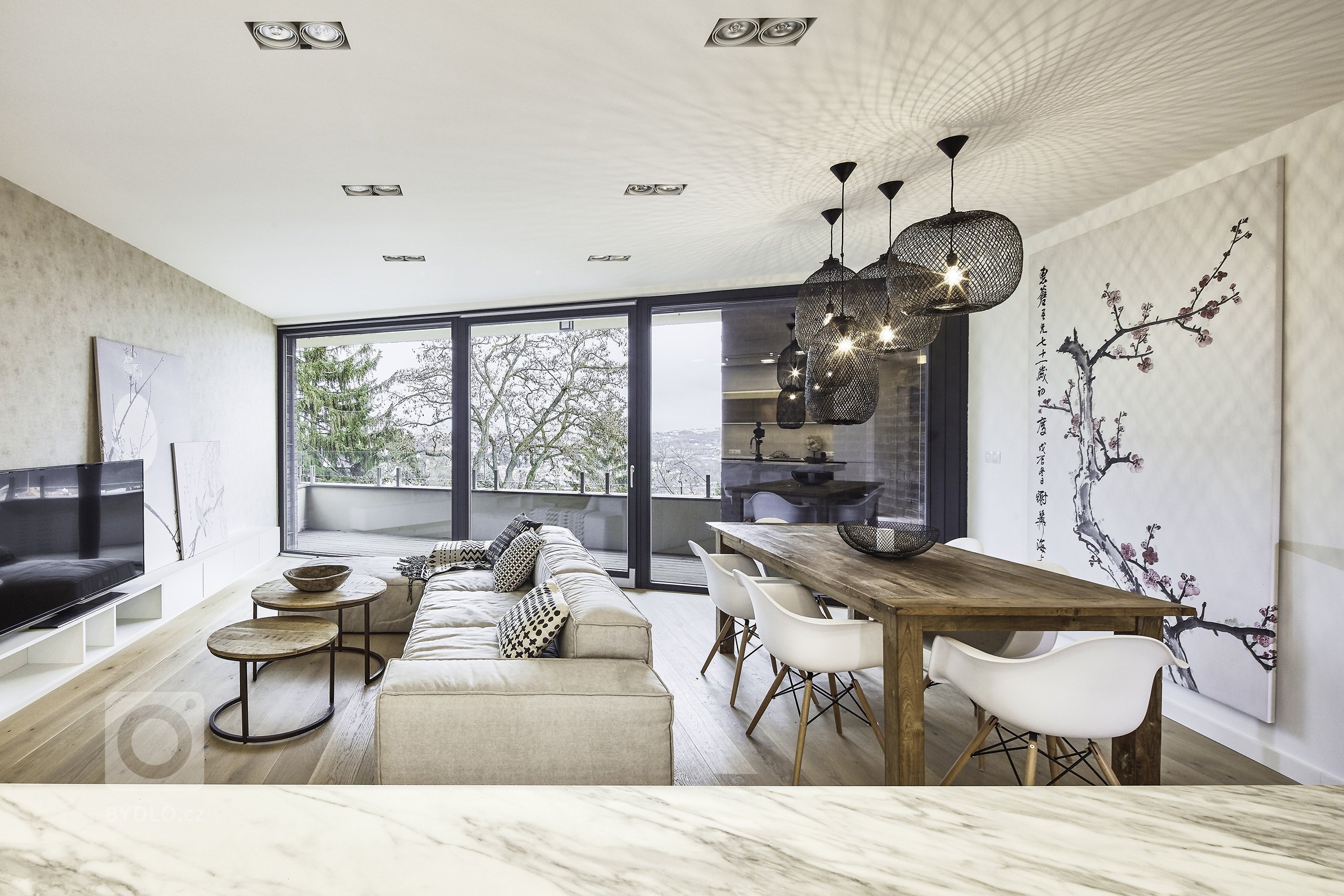 Byt v Barrandovských zahradách

Tentokrát šlo o to získat bydlení ve městě, co nejlepší možné místo. Takový byt, útočiště když chcete být chvilku sami nebo…