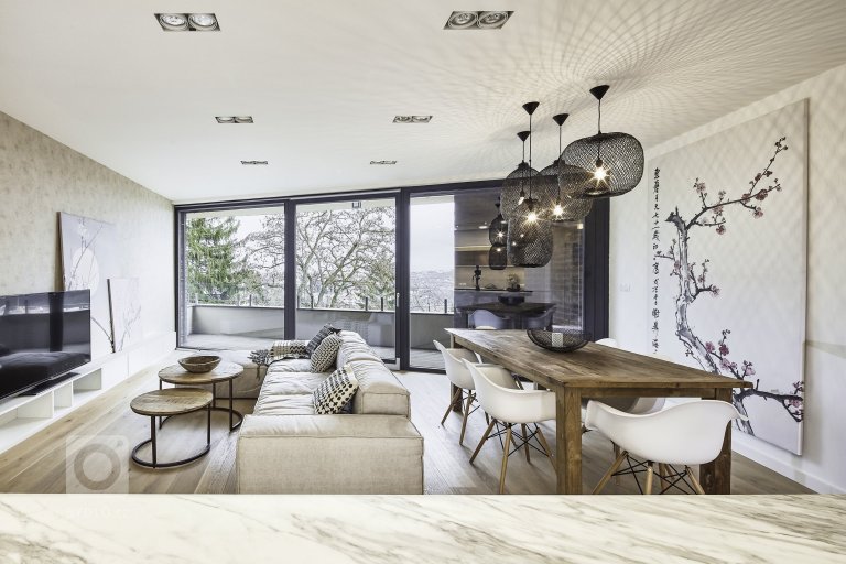 add picture to album