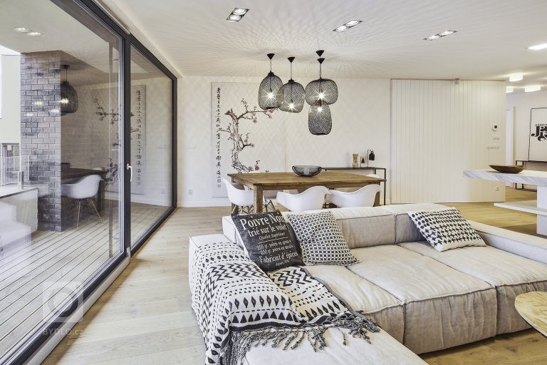 add picture to album