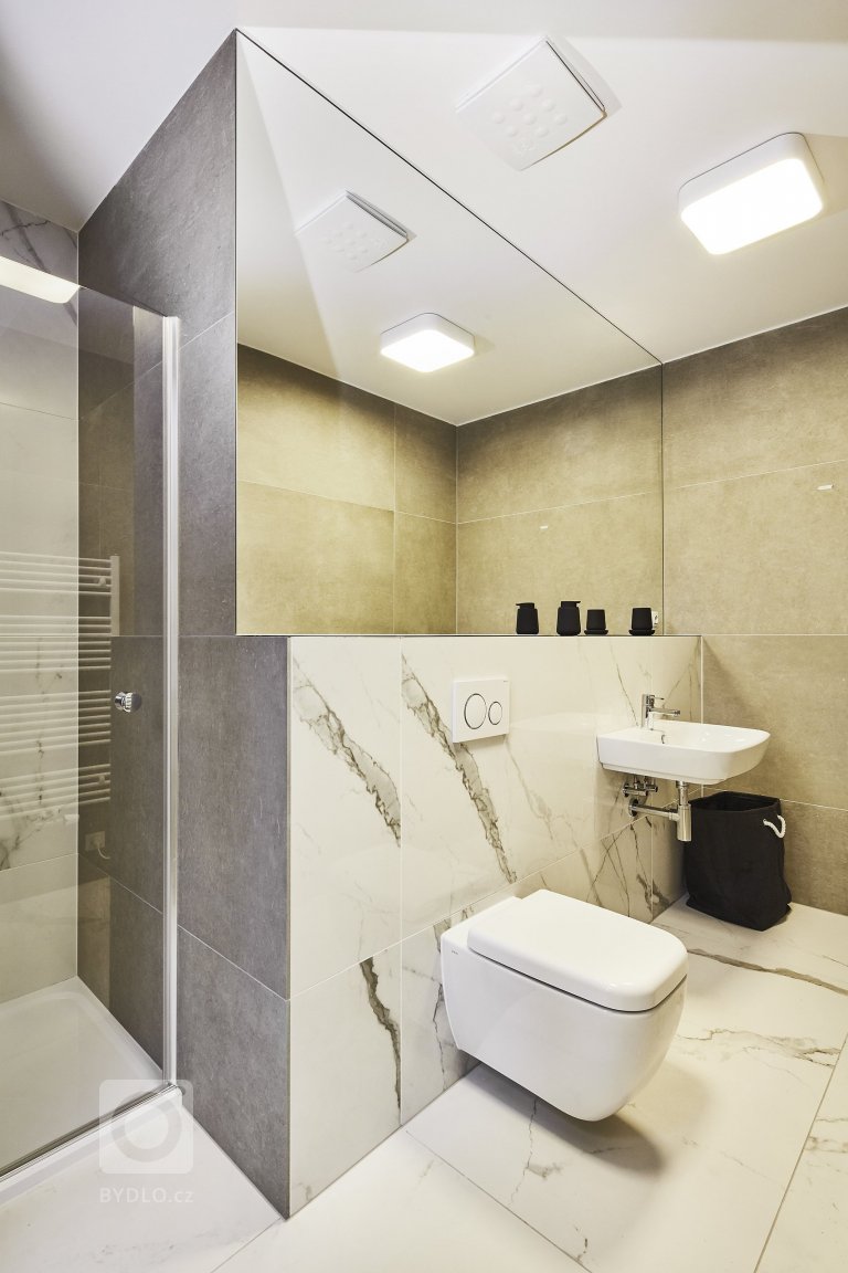 add picture to album